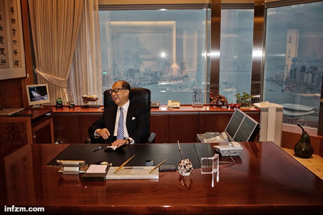 李嘉诚:孤独是他的能量