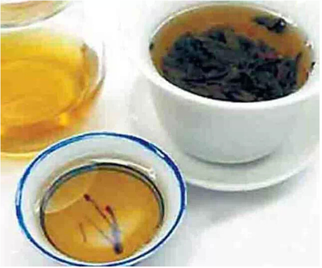 新疆人吃羊肉,喝茯砖茶,也是一种情调!