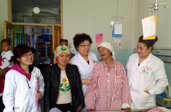 安徽援疆医师在皮山开展首例腹腔镜下子宫悬吊术