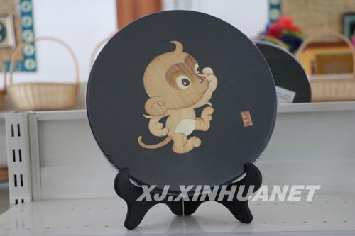 新疆博湖县十二生肖活性碳板芦苇画成新年抢