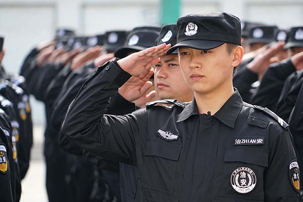 乌鲁木齐公安处100名协警正式上岗