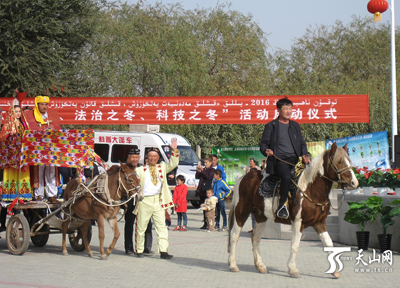 托克逊举办首届逛庙会赶巴扎文化旅游节