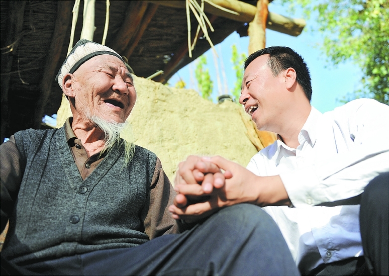 大爱播洒在百姓心间