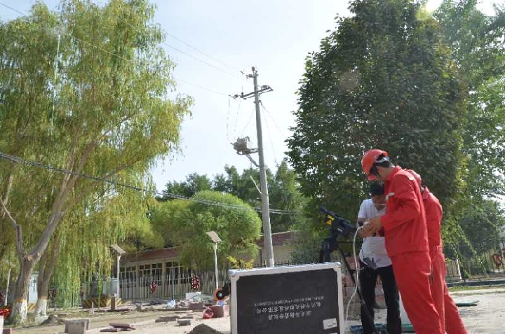 中石化西北油田首次引进激光异物清除仪器