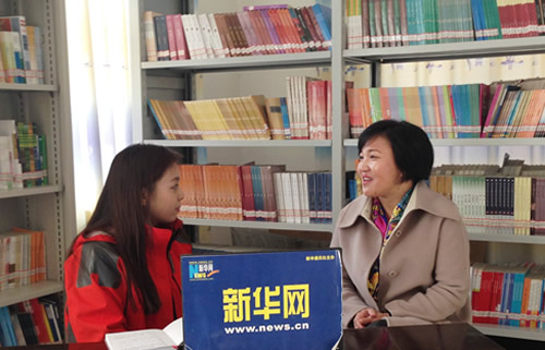 访和硕县委常委、宣传部部长牛曼玲