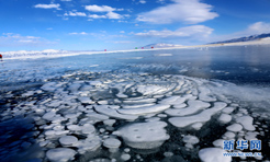 新疆赛里木湖：冰花奇观令人叹为观止