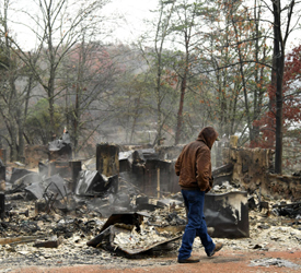 美国田纳西州山火造成至少3人死亡