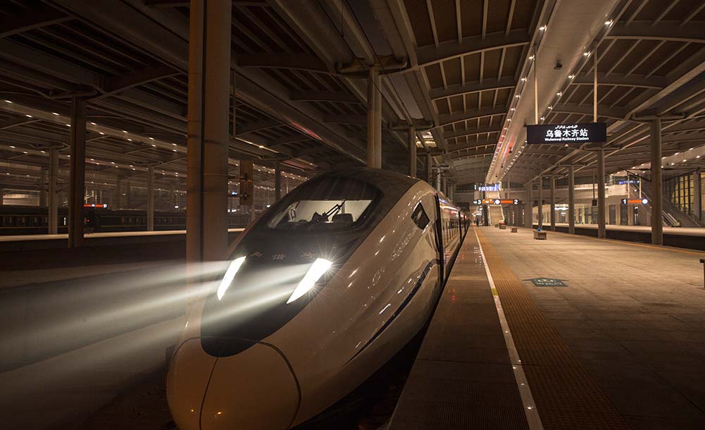 2017年乌鲁木齐高铁新客站首次春运正式拉开