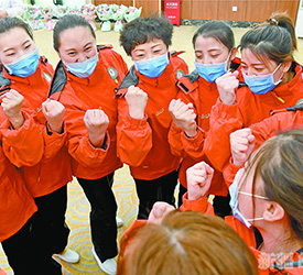 新疆非公立醫療機構馳援武漢醫療隊出征