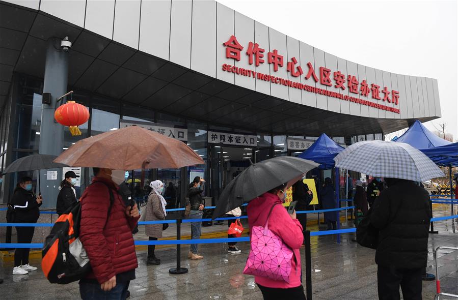 中哈霍尔果斯国际边境合作中心中方区域人气渐旺