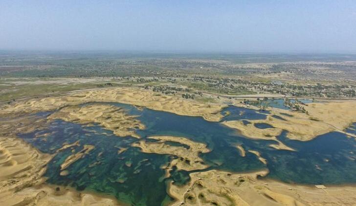 新疆尉犁：大漠风情引游人