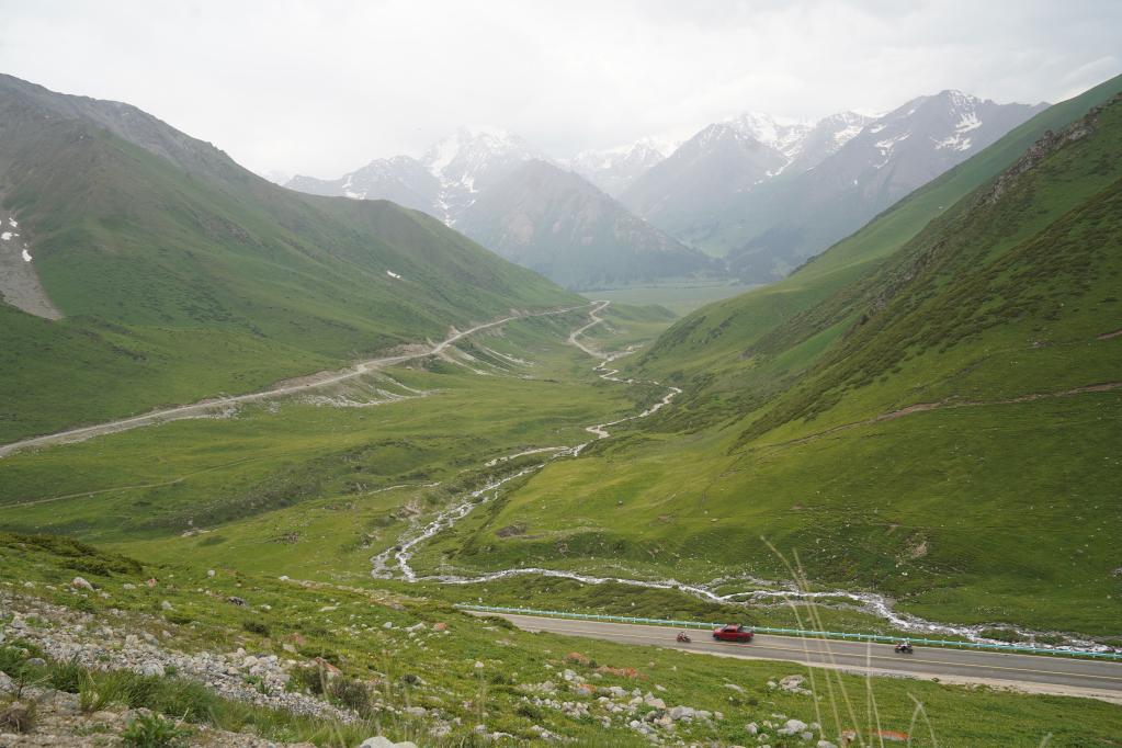 新疆独库公路告别&ldquo;冬眠&rdquo;恢复通车