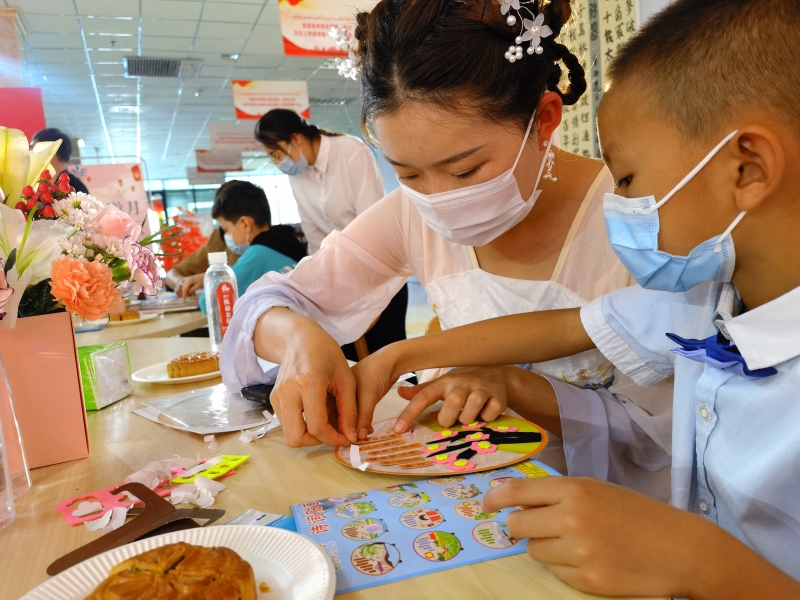 孩子们：在吟诗作画中感受中华传统文化