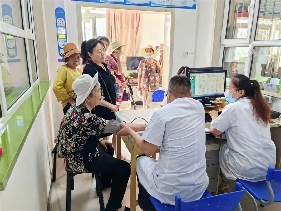 新疆焉耆：开展健康义诊