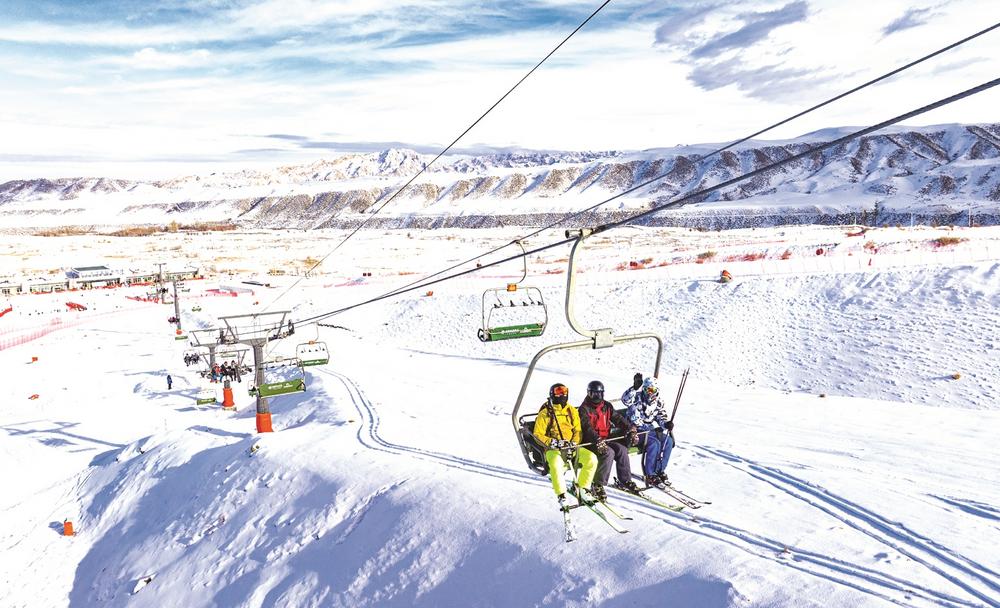 走！去“全疆最温暖的滑雪场”滑雪