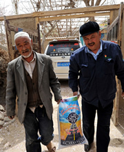 和田电力党员&ldquo;活雷锋&rdquo;艾尼瓦尔&middot;芒素