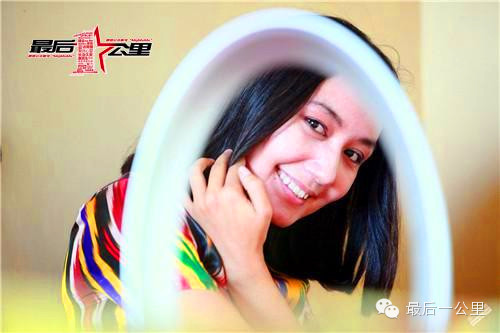 <em>喀什美女</em>模特为反恐做特警