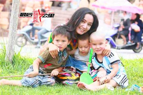 <em>喀什美女</em>模特为反恐做特警