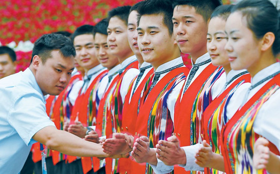 迎接盛会培训人员规范亚欧博览会志愿者引导手